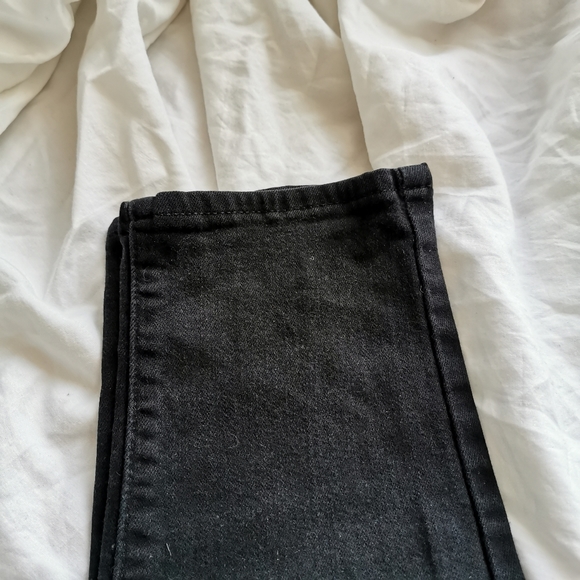 Levi's 721 High Rise Skinny Black Denim - Picture 5 of 8